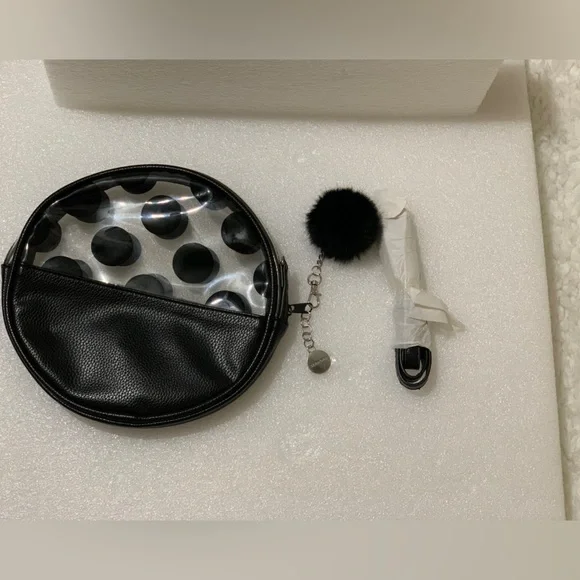 Brand🆕 w/o tags PolkaDot Sephora purse w/fur ball key tag w/black purse straps - Picture 4 of 4